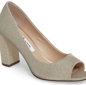 Wrapped block heel peep toe shoe